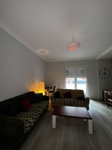 Tirane, jepet me qera apartament 2+1+Ballkon Kati 2, 70.000 lekë (Bulevardi Gjergj Fishta, ish stacioni fundit i Tiranes se re)