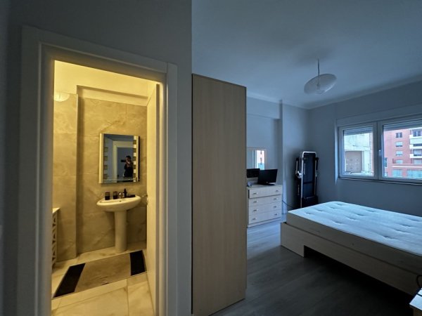 Tirane, jepet me qera apartament 2+1+Ballkon Kati 2, 70.000 lekë (Bulevardi Gjergj Fishta, ish stacioni fundit i Tiranes se re)