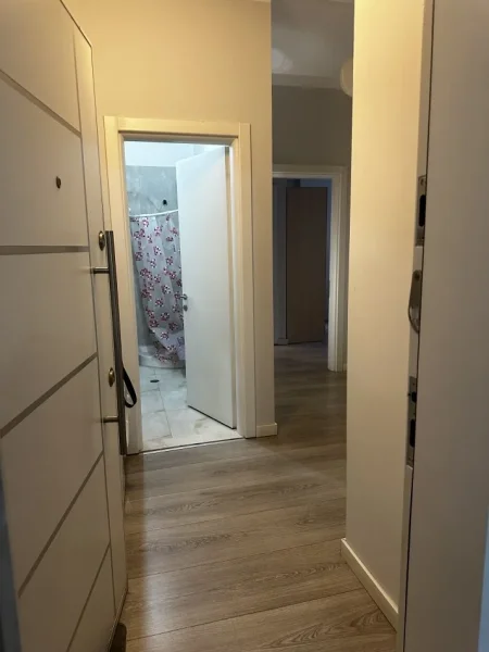 Tirane, jepet me qera apartament 2+1+Ballkon Kati 2, 70.000 lekë (Bulevardi Gjergj Fishta, ish stacioni fundit i Tiranes se re)