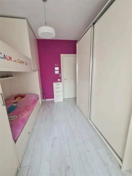 Tirane, shitet apartament 2+1 Kati 3, 92 m² 125.000 € (Yzberisht)
