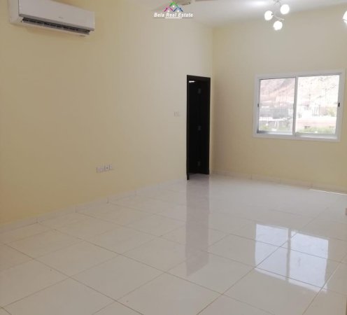 Tirane, shitet dyqan Kati 1, 37 m² 73.000 € (rruga 4 Deshmoret)