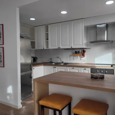 Tirane, Ambasada Gjermane jepet me qera apartament 2+1+Ballkon Kati 8, 112 m² 750 € (Frederik shiroka)