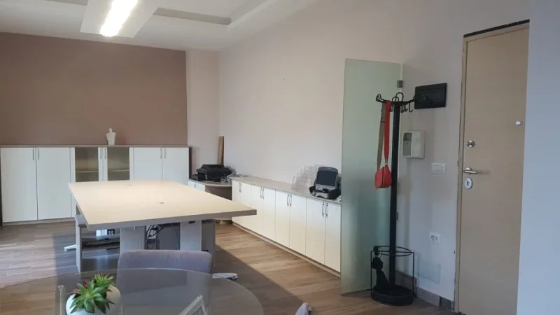 Tirane, jepet me qera apartament Kati 1, 73 m² 499 € (E Bogdaneve)