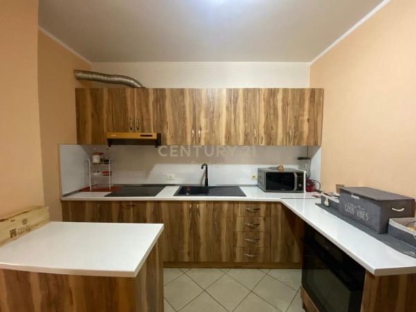 Tirane, jepet me qera apartament 2+1+Ballkon Kati 2, 88 m² 540 € Bulevardi i ri