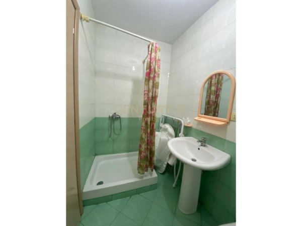 Tirane, jepet me qera apartament 2+1+Ballkon Kati 2, 88 m² 540 € Bulevardi i ri