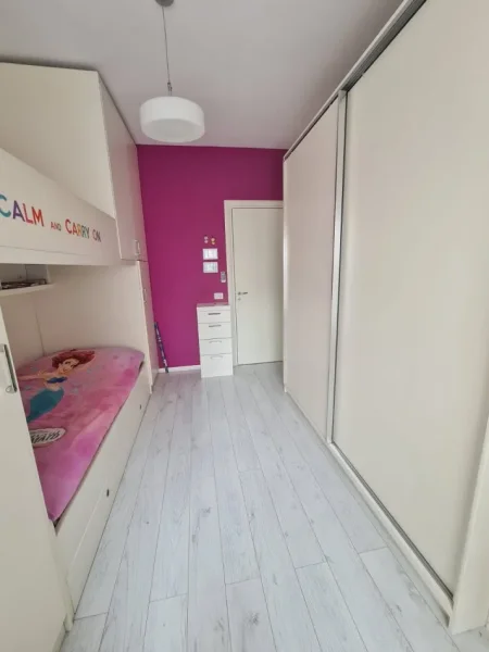 Tirane, shitet apartament 2+1 Kati 3, 92 m² 125.000 € (Yzberisht)