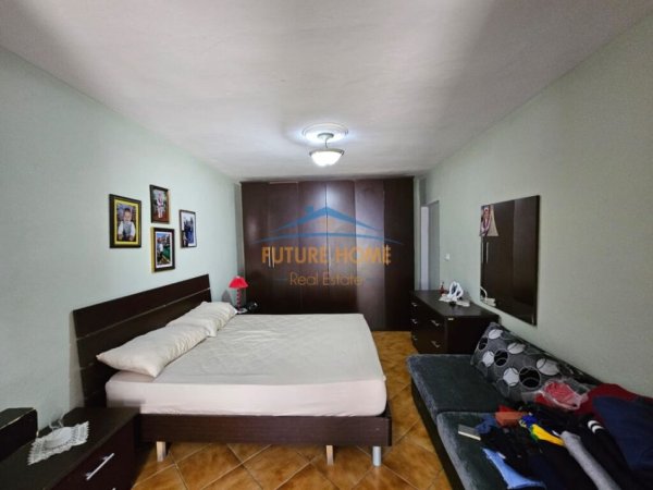 Tirane, jepet me qera apartament 2+1+Ballkon Kati 0, 61 m² 500 € (21 Dhjetori)