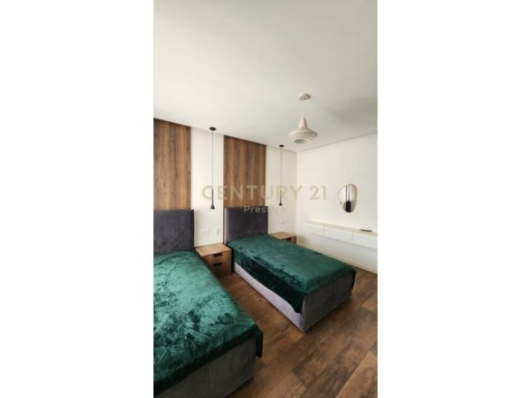 Tirane, jepet me qera apartament 2+1+Ballkon Kati 9, 153 m² 2.000 € (Rruga e Elbasanit)
