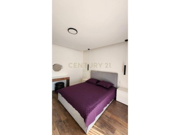 Tirane, jepet me qera apartament 2+1+Ballkon Kati 9, 153 m² 2.000 € (Rruga e Elbasanit)