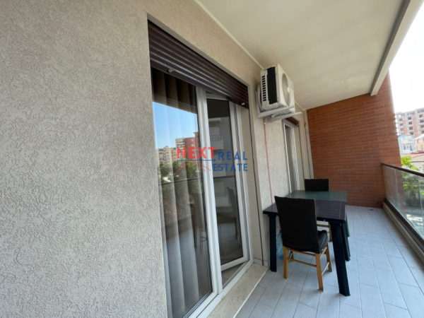 Vlore, jepet me qera apartament 2+1+Aneks+Ballkon , 140 m² 550 € (KISHA ORTODOKSE)