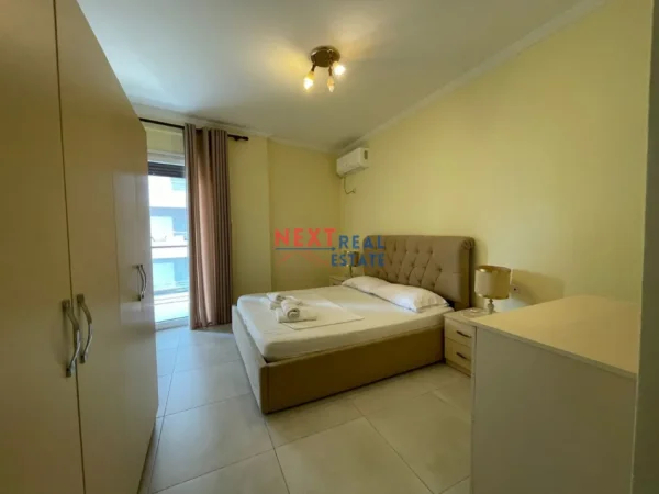 Vlore, jepet me qera apartament 2+1+Aneks+Ballkon , 140 m² 550 € (KISHA ORTODOKSE)