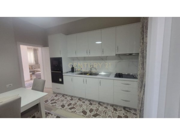 Tirane, jap me qera Vile 2+1 Kati 2, 105 m² 600 € (Vilat Amerikane)