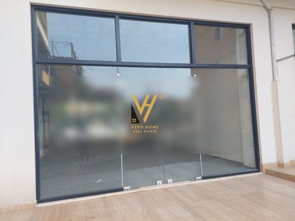 Tirane, jepet me qera dyqan Kati 0, 144 m² 2.000 € (RR IBRAHIM DERVISHI)