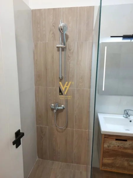 Vlore, shitet apartament 1+1+Ballkon Kati 3, 61 m² 105.000 € (ORIKUM)