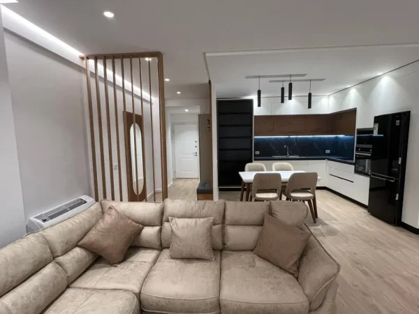 Tirane, jepet me qera 2+1+Ballkon Kati 3, 120 m² 1.100 € 