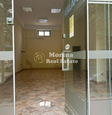 Tirane, shitet dyqan Kati 1, 59 m² 90.000 € (Kombinat)