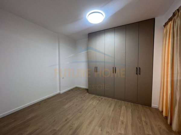 Tirane, jepet me qera apartament 2+1 Kati 3, 124 m² 1.100 € (Zogu i Zi)