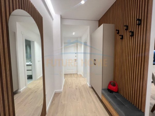Tirane, jepet me qera apartament 2+1 Kati 3, 124 m² 1.100 € (Zogu i Zi)