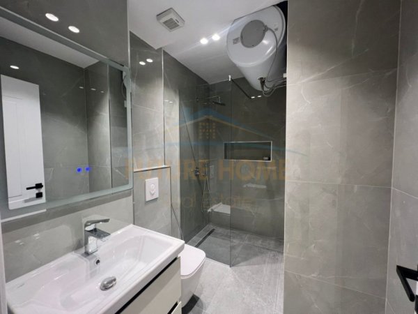 Tirane, jepet me qera apartament 2+1 Kati 3, 124 m² 1.100 € (Zogu i Zi)