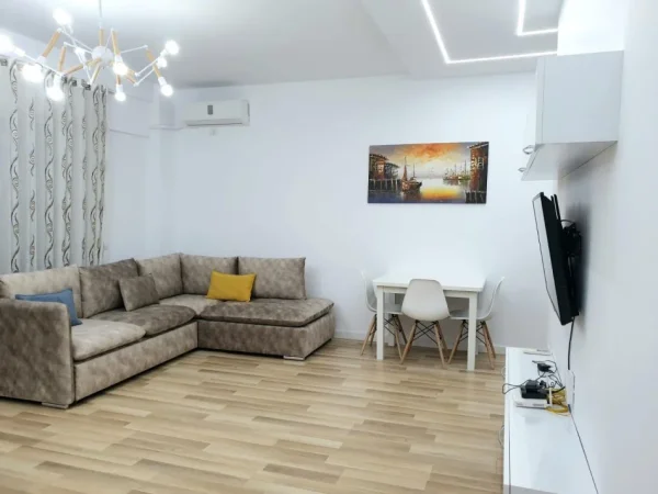 Tirane, jepet me qera apartament 1+1 Kati 2, 75 m² 500 € (Don Bosko)