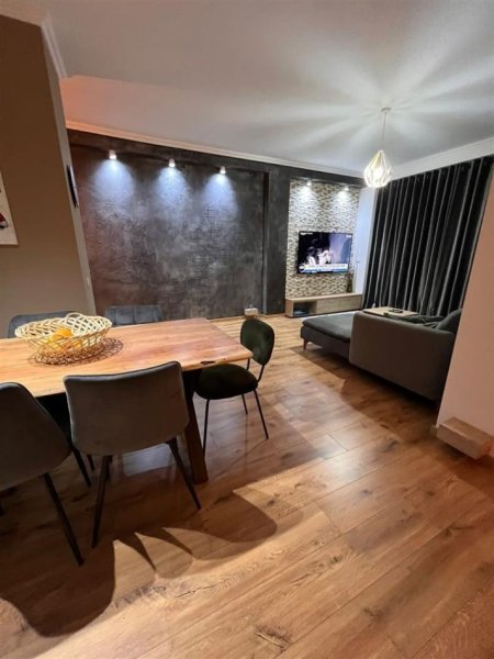 Tirane, jepet me qera apartament 2+1 Kati 3, 108 m² 800 € (Kopshti Botanik)