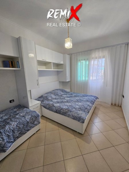 Shkembi Kavajes, shitet apartament 2+1+Aneks+Ballkon Kati 2, 100 m² 140.000 €