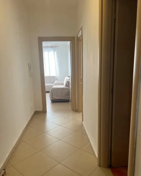 Tirane, jepet me qera apartament 1+1+Ballkon Kati 6, 72 m² 400 € (Astir prane Bar Artisti.)