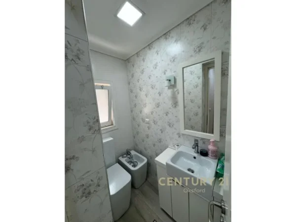 Tirane, jepet me qera apartament 2+1+Ballkon Kati 4, 82 m² 730 € (Stadiumi Dinamo)