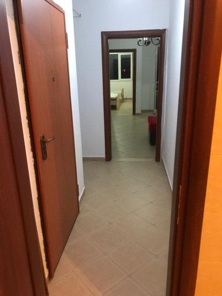 Tirane, jepet me qera shtepi 1+1+Ballkon Kati 6, 300 €