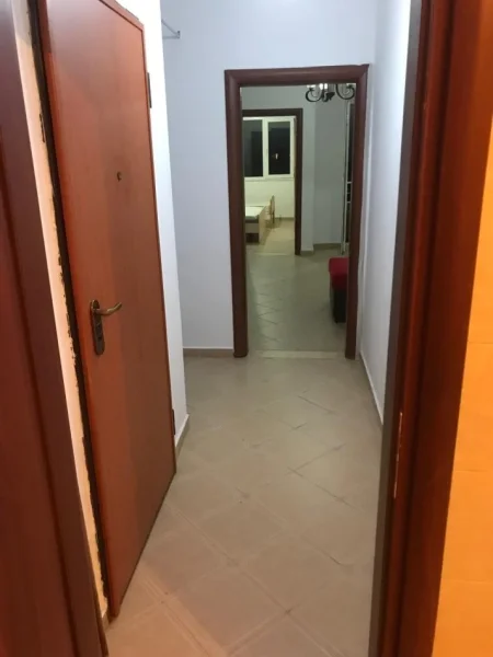 Tirane, jepet me qera shtepi 1+1+Ballkon Kati 6, 300 €