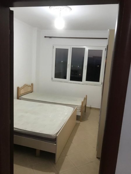 Tirane, jepet me qera shtepi 1+1+Ballkon Kati 6, 300 €