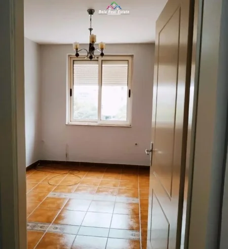 Tirane, jepet me qera zyre Kati 2, 50 m² 450 € (21 dhjetori)