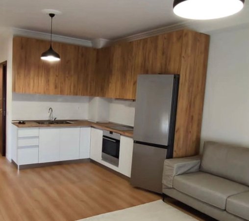 Tirane, jepet me qera apartament 2+1+Ballkon Kati 7, 80 m² 600 € (Qytet studenti , Kompleksi ana)