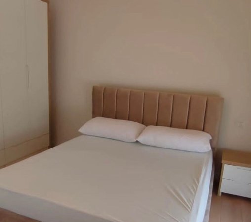 Tirane, jepet me qera apartament 2+1+Ballkon Kati 7, 80 m² 600 € (Qytet studenti , Kompleksi ana)