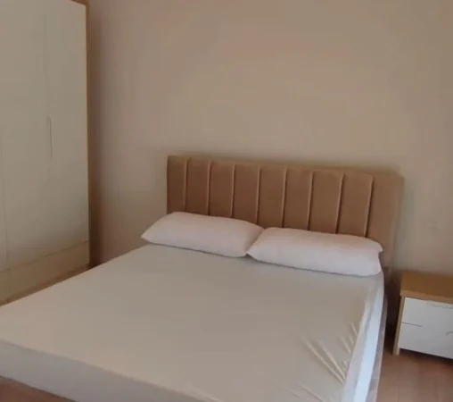 Tirane, jepet me qera apartament 2+1+Ballkon Kati 7, 80 m² 600 € (Qytet studenti , Kompleksi ana)