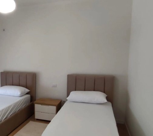 Tirane, jepet me qera apartament 2+1+Ballkon Kati 7, 80 m² 600 € (Qytet studenti , Kompleksi ana)