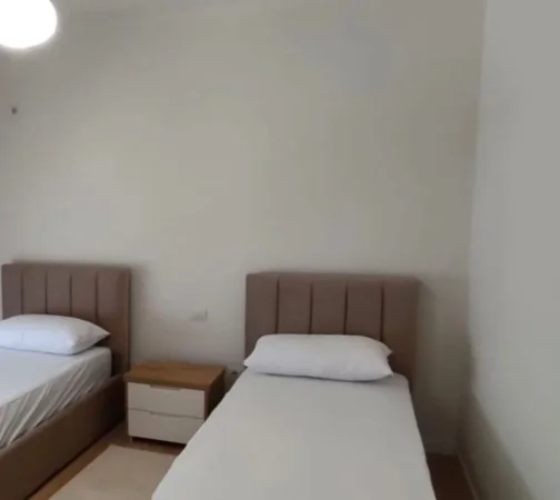 Tirane, jepet me qera apartament 2+1+Ballkon Kati 7, 80 m² 600 € (Qytet studenti , Kompleksi ana)