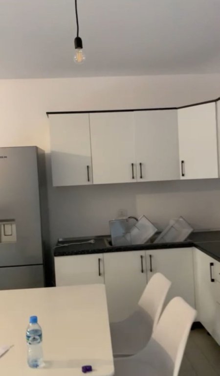 Tirane, jepet me qera apartament 1+1+Ballkon Kati 7, 60 m² 500 € (Don Bosko , Kompleksi Fiori di Bosko)