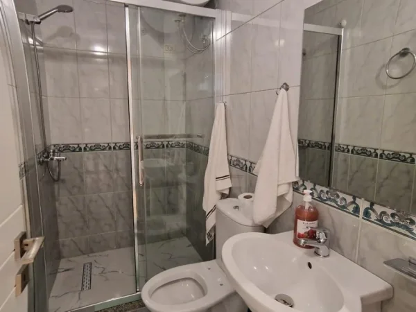 Tirane, jepet me qera apartament 2+1 Kati 5, 110 m² 800 € (Don Bosko)
