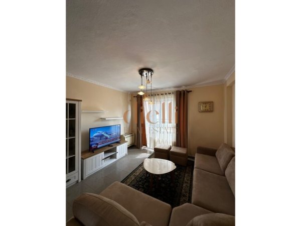 Tirane, jepet me qera apartament 2+1+Aneks+Ballkon Kati 2, 100 m² 650 € (Ish Garda)