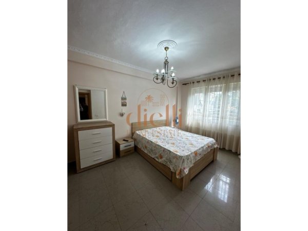 Tirane, jepet me qera apartament 2+1+Aneks+Ballkon Kati 2, 100 m² 650 € (Ish Garda)