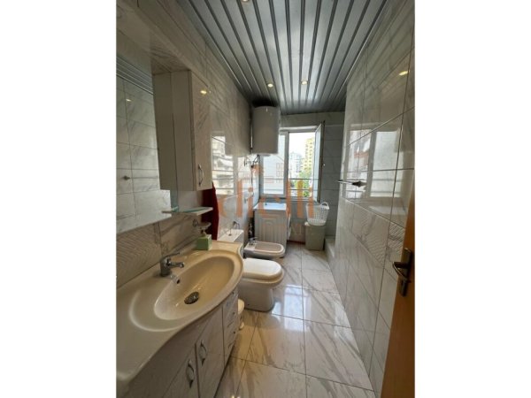 Tirane, jepet me qera apartament 2+1+Aneks+Ballkon Kati 2, 100 m² 650 € (Ish Garda)