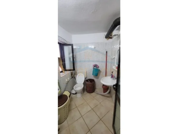 Korce, shitet shtepi 3+1 Kati 0, 67 m² 80.000 € (Sheqeras, Korçë)