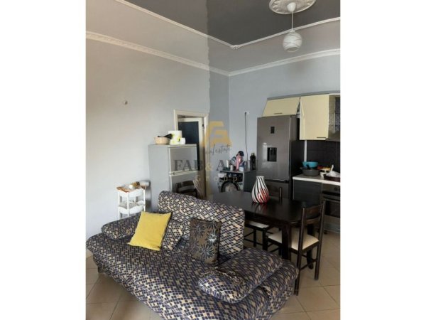 Radhime - Orikum, shitet shtepi 2 Katshe, 85 m²+200 m² Toke, 230.000 € (Jonufer Vlore)