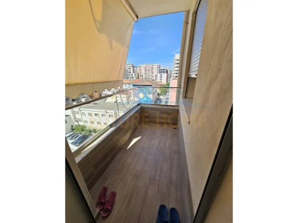 Durres, shitet apartament 2+1 Kati 4, 113 m² 320.000 € (Rruga Portit, Durres)