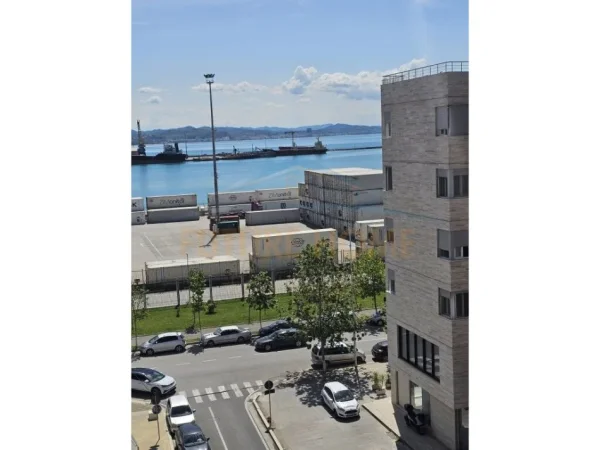 Durres, shitet apartament 2+1 Kati 4, 113 m² 320.000 € (Rruga Portit, Durres)