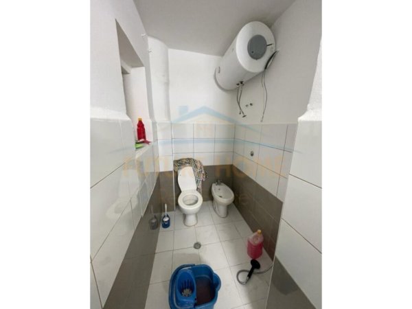 Korce, shitet apartament 2+1+Ballkon Kati 5, 80 m² 36.000 € (Lagjia 4, Korçë)