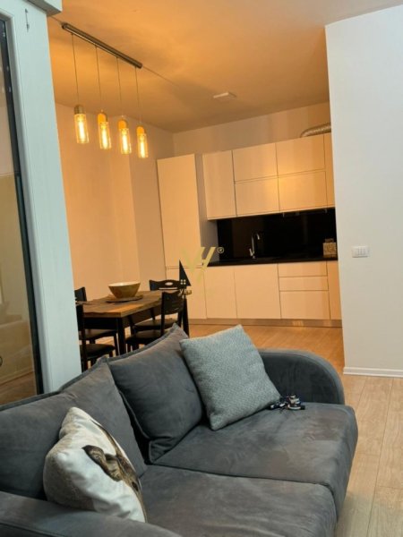 Tirane, jepet me qera apartament 2+1+Ballkon Kati 4, 110 m² 1.300 € (RRUGA E KOSOVAREVE)
