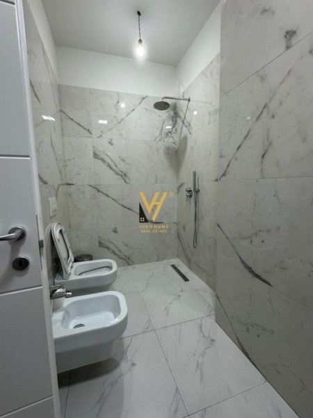 Tirane, jepet me qera apartament 2+1+Ballkon Kati 4, 110 m² 1.300 € (RRUGA E KOSOVAREVE)