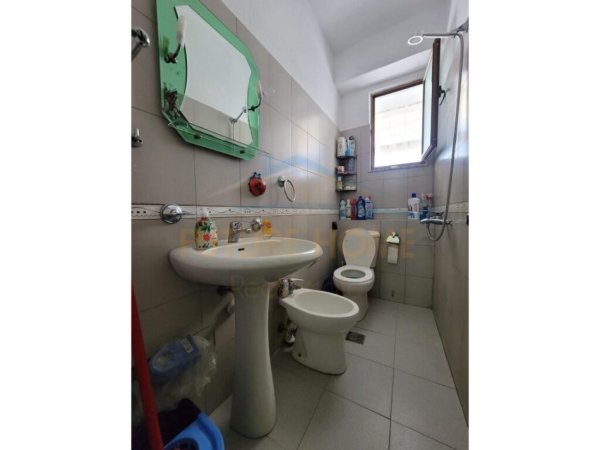 Korce, shitet apartament 1+1 Kati 4, 68 m² 45.000 € (Lagjia 8, Korçë)
